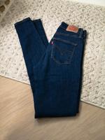 levi's slimming super skinny dunkelblau 25 32 Sachsen - Lichtentanne Vorschau