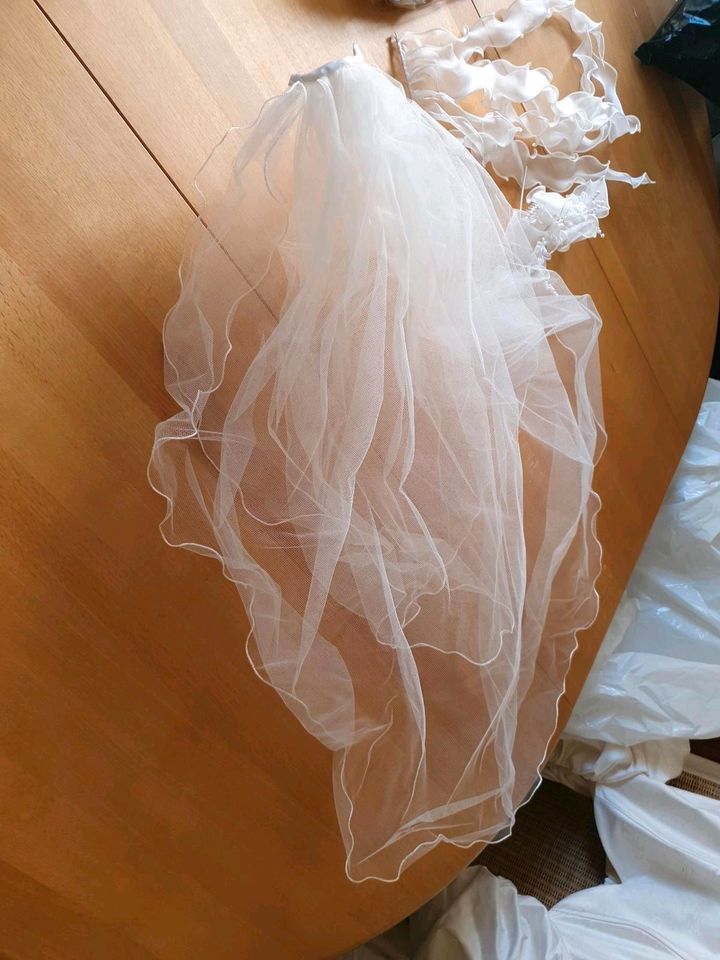 Wildseiden Brautkleid Gr  38 mit Puffärmel elegant schlicht in Garstedt