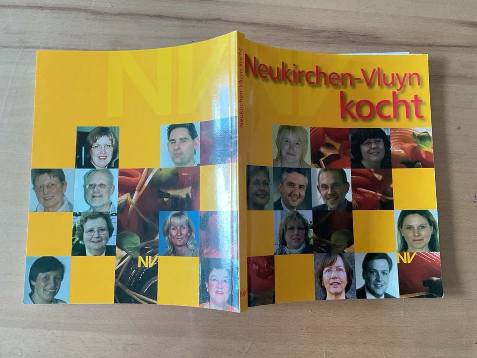Kochbuch „Neukirchen-Vluyn kocht“, neuwertig in Kamp-Lintfort