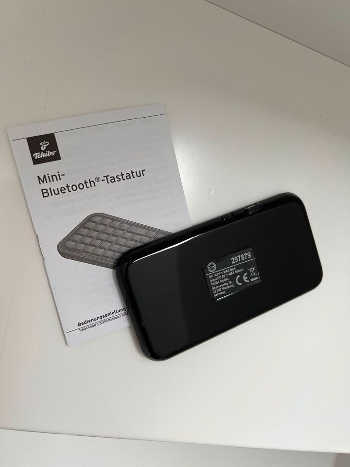 TCM Bluetooth Mini Funk Tastatur Telefon iPhone schwarz 297879 in  Baden-Württemberg - Weissach | Telefon gebraucht kaufen | eBay  Kleinanzeigen ist jetzt Kleinanzeigen