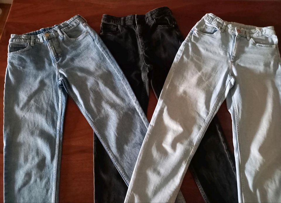 H&M 3-Set Jeanshose Relaxed-Mom-Jeans Gr.140 Top Zustand in Ludwigshafen