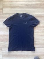 HOLLISTER T-Shirt dunkelblau Größe XS mit Brustlogo Sachsen-Anhalt - Halle Vorschau