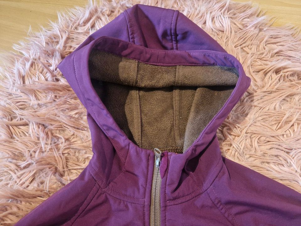 Schöne Moorhead Mädchen Softshell Jacke 164 in Kellinghusen