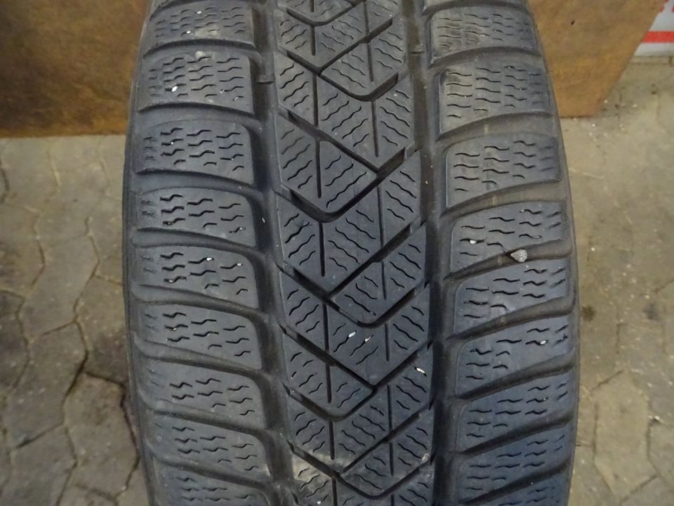 2X Winterreifen 225/50/R18 PIRELLI DOT 2217 , 5mm in Niederzissen