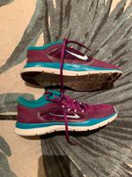 Nike Sneaker Damen Beere Größe 39 Köln - Niehl Vorschau