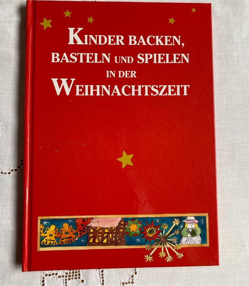 Kinder backen, basteln und spielen in der Weihnachtszeit kreativ in Tangstedt 