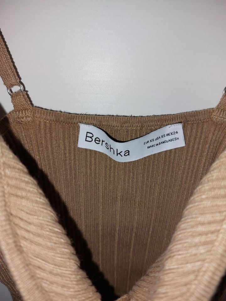 Stricktop Bershka in Weil am Rhein