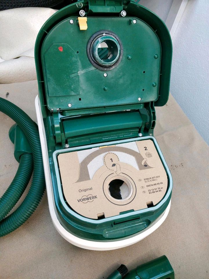 Vorwerk Staubsauger Set mit viel Zubehör in Herxheim am Berg