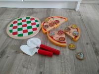 Kinderküche Holz Pizza mit Zubehör neuwertig Hessen - Espenau Vorschau