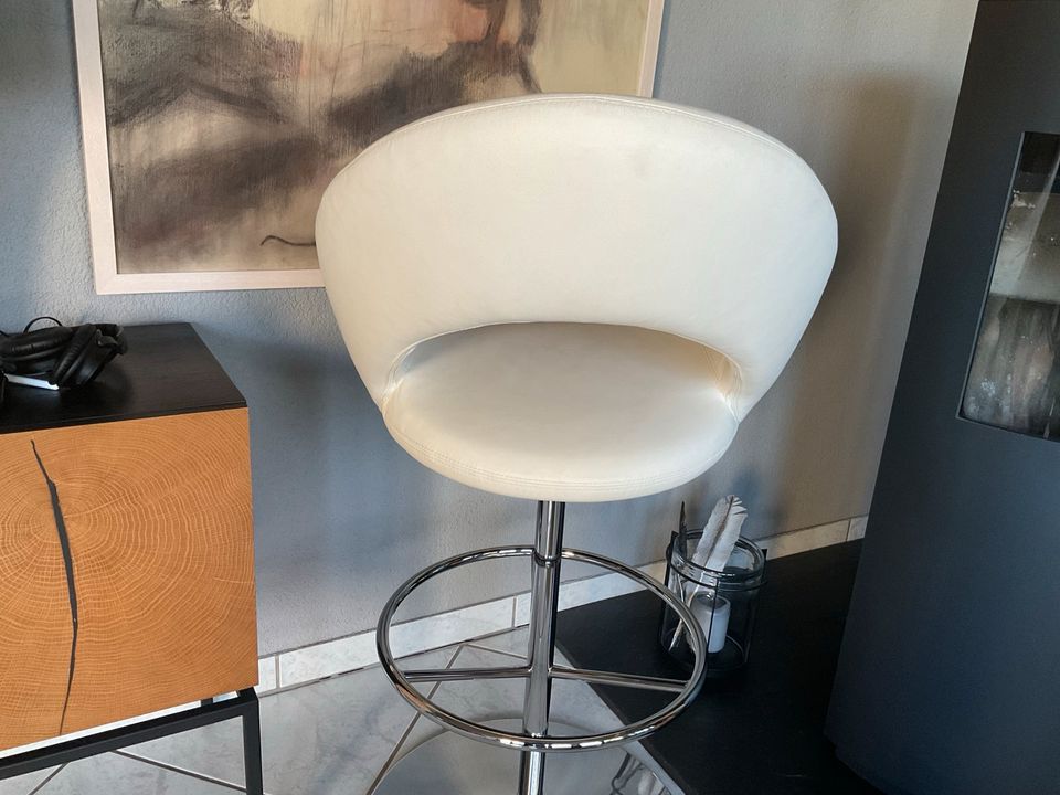 2 Luxuriöse Designer Barhocker „Nina B bar stool „ von Artifort in Winnenden