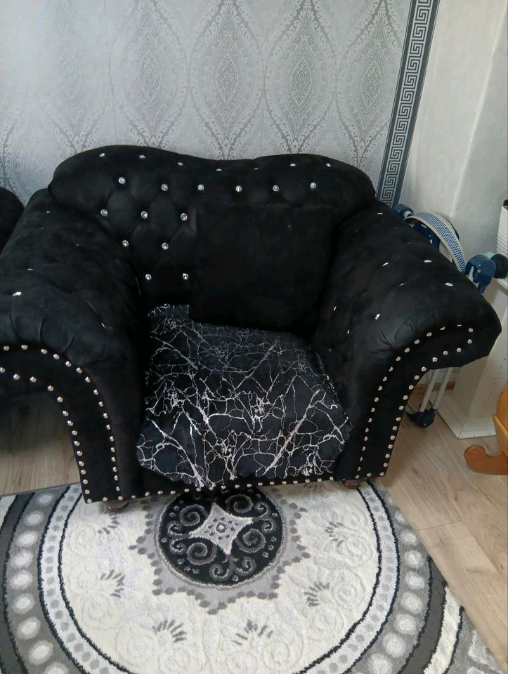 Wohnzimmer Couch Couchgarnitur 3-2-1 sehr schöne in Gelsenkirchen