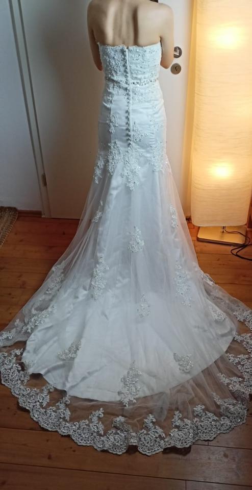 Elegantes Brautkleid XS – Schleppe & Spitze, auch für Shooting in Berlin