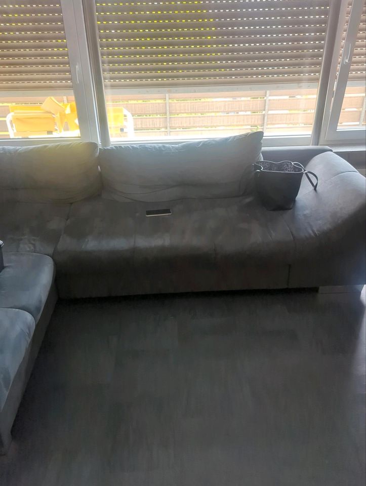 Großes Sofa zu verschenken in Eppertshausen