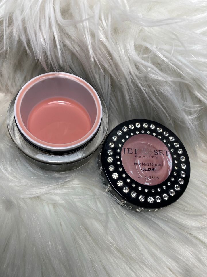 Jetset Beauty frosted nude blush in Heddesheim