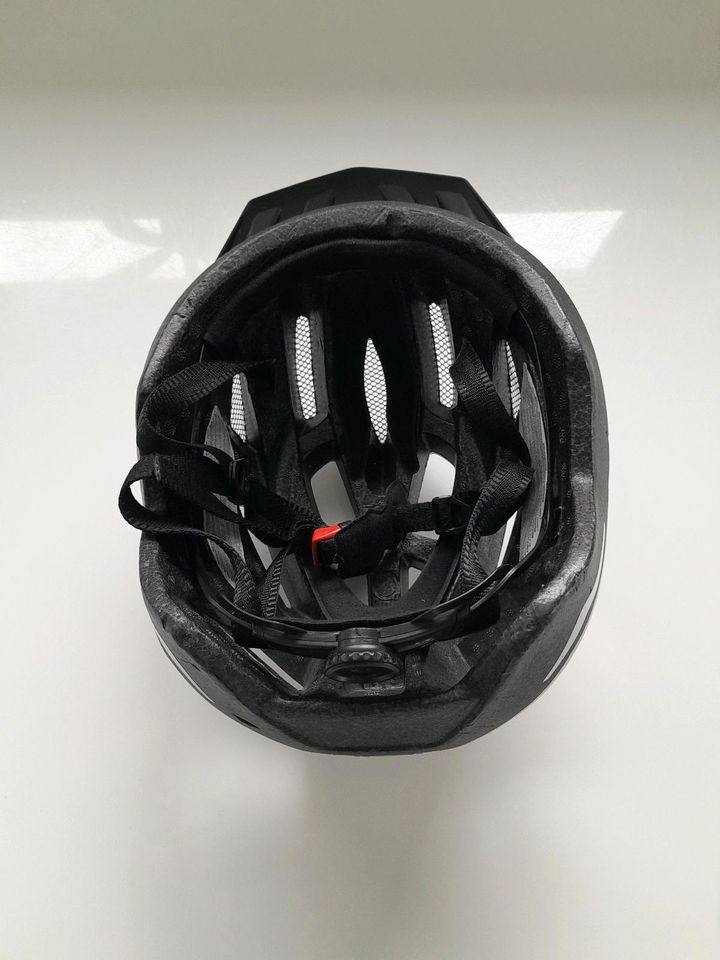 Fahrradhelm mit Rücklicht Gr. L-XL (59-64) in Bösingen