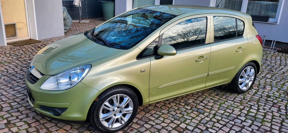 Opel Corsa D  1.2 Benzin in Magdeburg