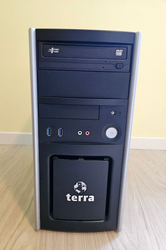 Terra PC AMD RYZEN 3 Quad Core 8GB RAM 500GB SSD Win11 Pro in München