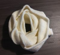 Loop-Schal selbstgestrickt Handarbeit, wollweiss, neu Schleswig-Holstein - Stuvenborn Vorschau