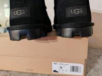 UGG Essential Mini schwarz Größe 39 Saarland - Sulzbach (Saar) Vorschau