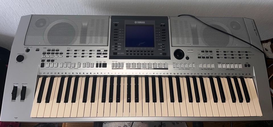 Yamaha Keyboard PSR S 700 + opt. Zubehör in Remchingen
