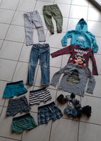 Paket Junge 122 Hosen Shirts Boxershorts Socken Kleidungspaket Nordrhein-Westfalen - Willich Vorschau