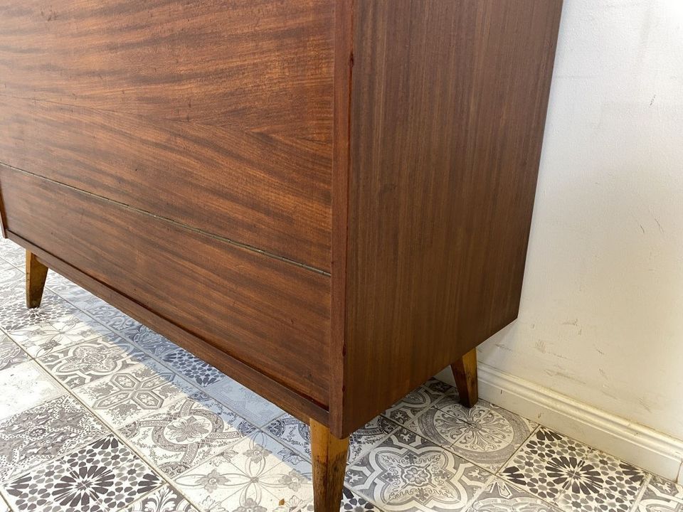 WMK Hübsche Mid-Century Wäschetruhe aus vollem Holz von Möbelfabrik Mörschner Gera, aus dem Jahr 1961 # Schrank Kommode Sideboard Wäschekommode Retro 50er 60er DDR Vintage # Lieferung möglich in Berlin