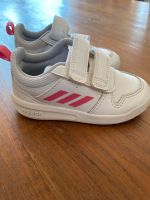 Adidas Turnschuhe für die Halle Gr 23 Niedersachsen - Stelle Vorschau