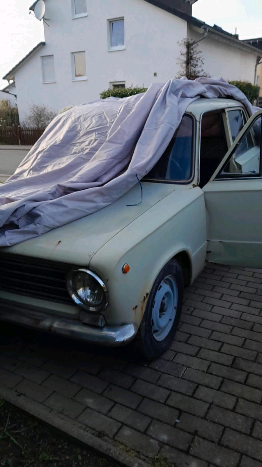 Abbildung des Autos FIAT BERLINA 124 (HACI M…
