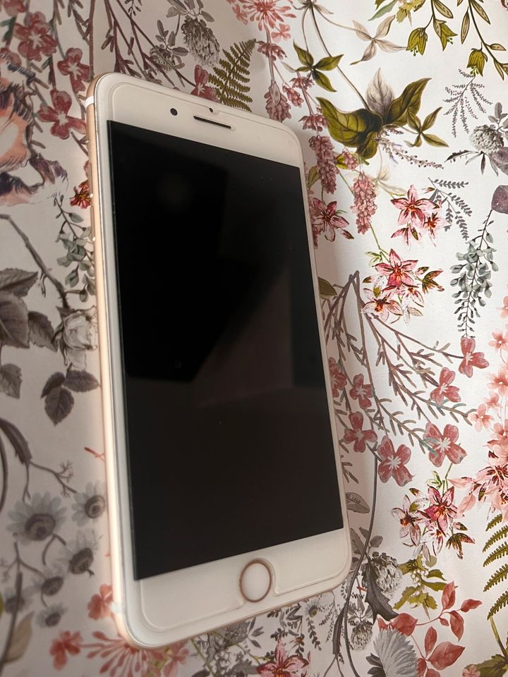 iPhone 7 Plus Rosegold in Eisleben