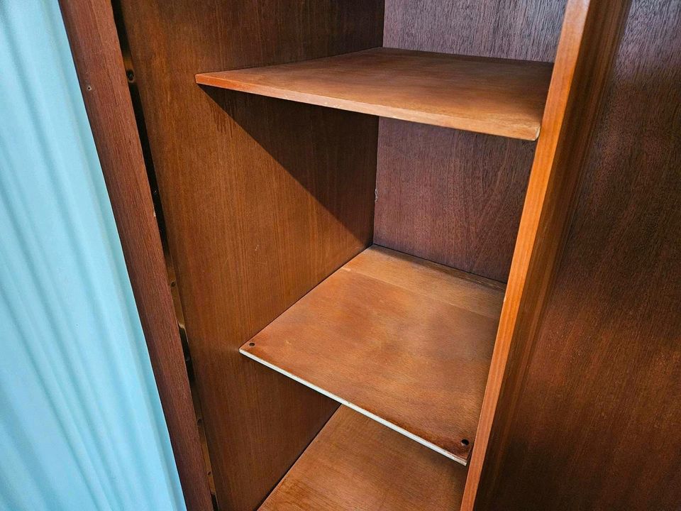 Kleiderschrank Schrank Cabinet Glastüren Vorhang Vintage 50er in Nordstemmen