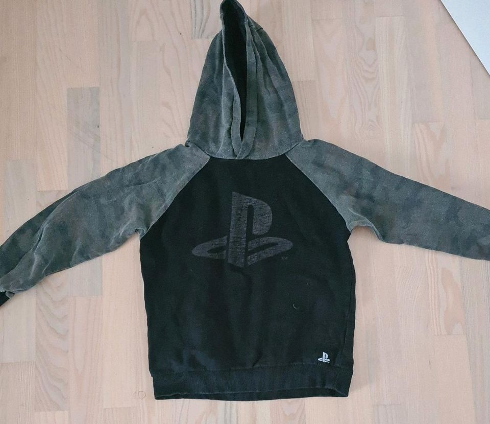 Kapuzenpulli Playstation gr 134 in München