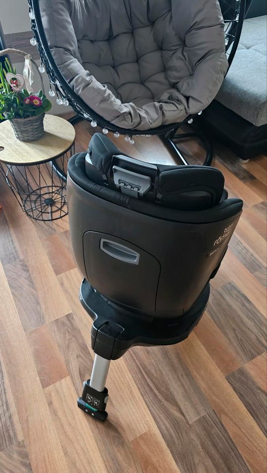 Kindersitz Britax Romer Dualfix m i-size Reborder Top Zustand in Neuenkirchen-Vörden