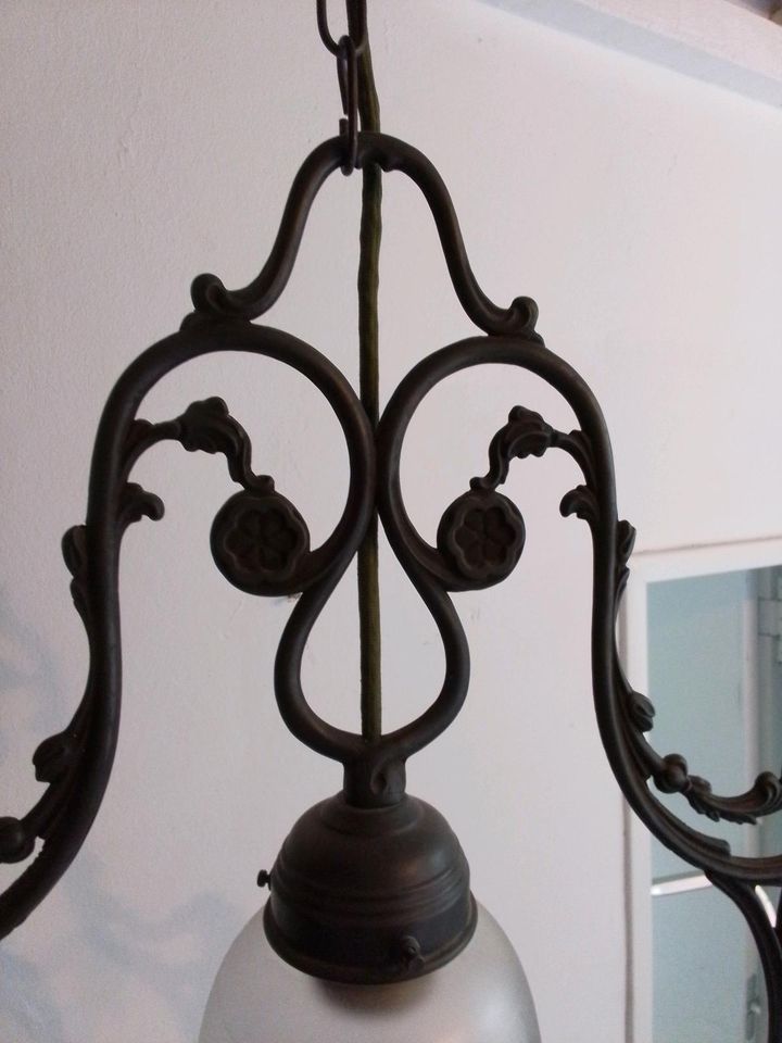 Berliner Lampe Decken/Hängelampe Messing/Glas antik 72cm hoch in Worms