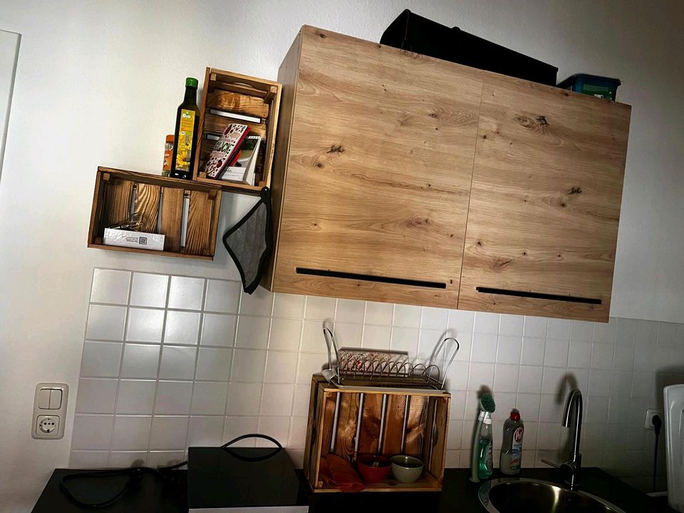 Küche mit Kühlschrank in Dresden