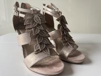 High heels neu Absatz Pumps Hochzeit Gold Blätter pfennigabsatz Essen - Essen-Werden Vorschau