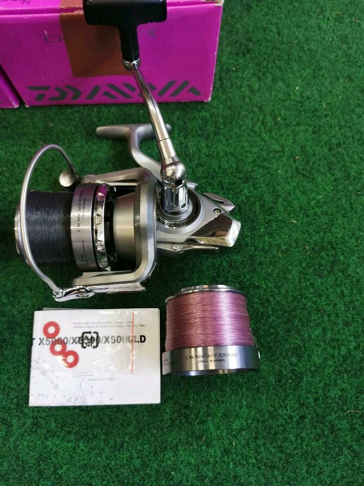 2× Daiwa Crosscast X 5500 Rolllen + 2× E-Spulen, OVP in Bad Bentheim