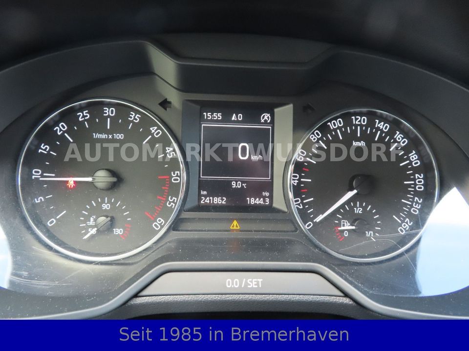 Skoda Octavia Combi Ambition,1,6 TDI,Scheckheft,Navi, in Bremerhaven