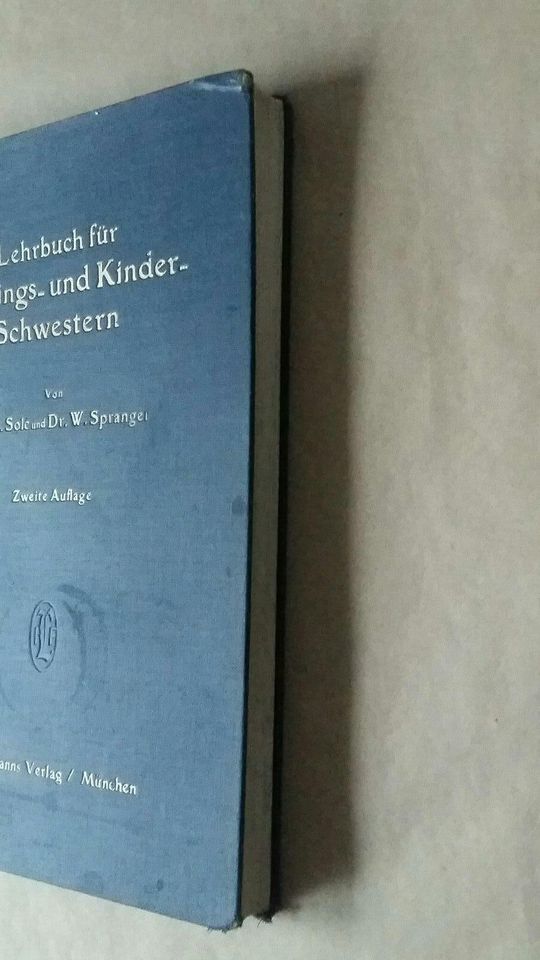 Lehrbuch für Säuglings und Kinder  Schwestern Buch alt Sammler in Weil am Rhein