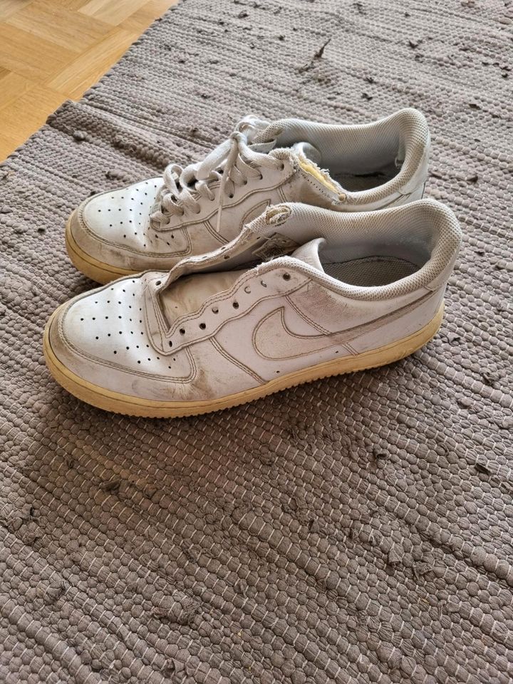 Schuhe, Nike Air Force One, 46 in Frankfurt am Main