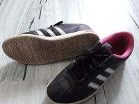 Turnschuhe Laufschuhe Sportschuhe adidas Größe 9,5 40,55 Brandenburg - Oranienburg Vorschau