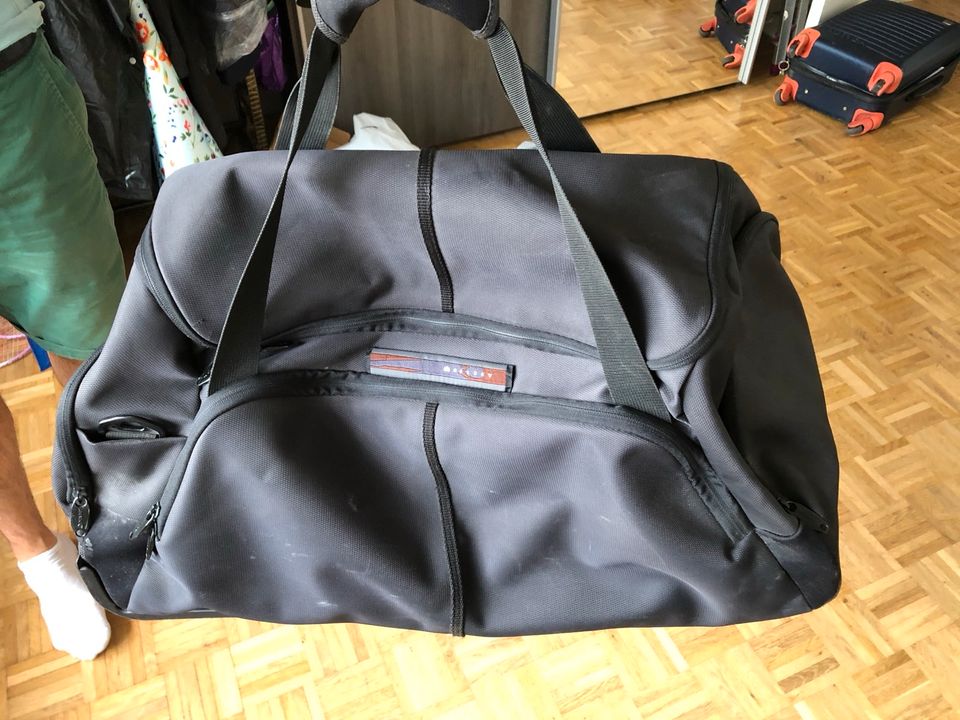 Delsey Reisetasche Trolley Weekender in Berlin