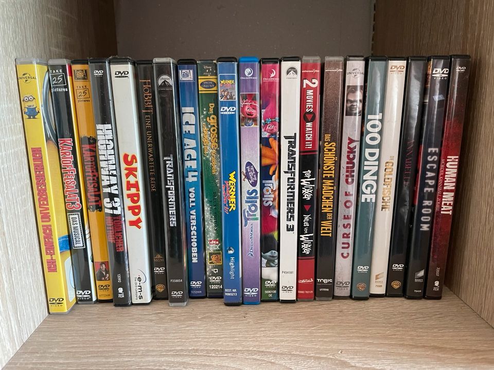 Unterschiedliche DVDs in Emden