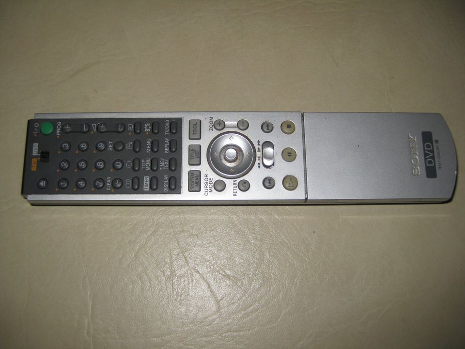 Sony Fernbedienung RMT-D203P TV/DVD in Steyerberg