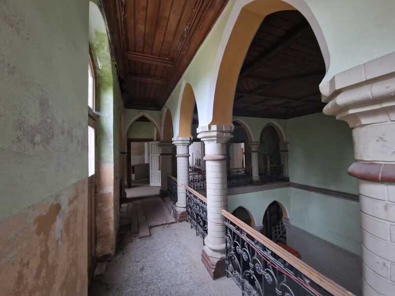 Historisches Schloss in idyllischer Natur bei Güstrow in Gülzow-Prüzen