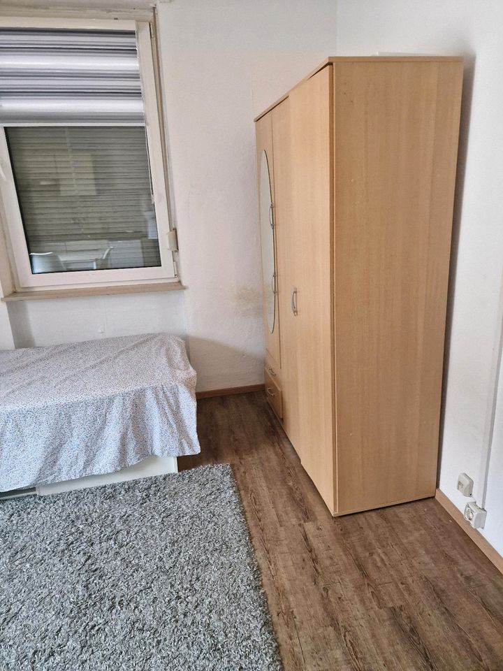 Möbiierte Kleine Einzimmer Wohnung in Altnied S-Bahn Nähe in Frankfurt am Main