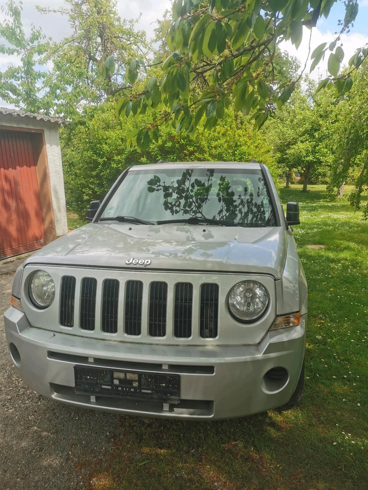 Abbildung des Autos jeep patriot