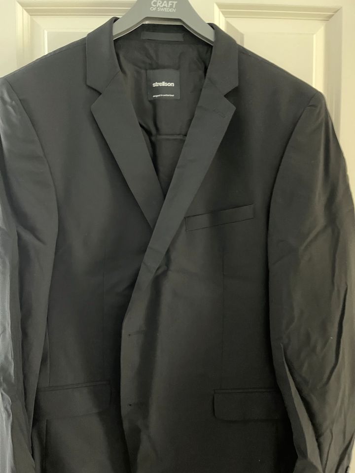 Strellson Anzug schwarz Gr 52 in Ahrensburg