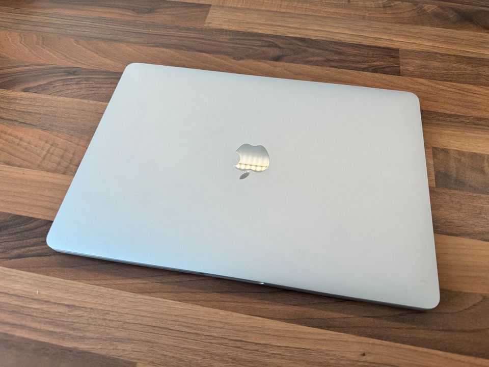 Apple Macbook Pro 2018 A1989 i7 16GB RAM 512 GB SSD 13.3" QWERTY in Berlin