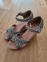 TOMS Sandalen Keilabsatz Heels Plateau Schuhe Baden-Württemberg - St. Johann Vorschau