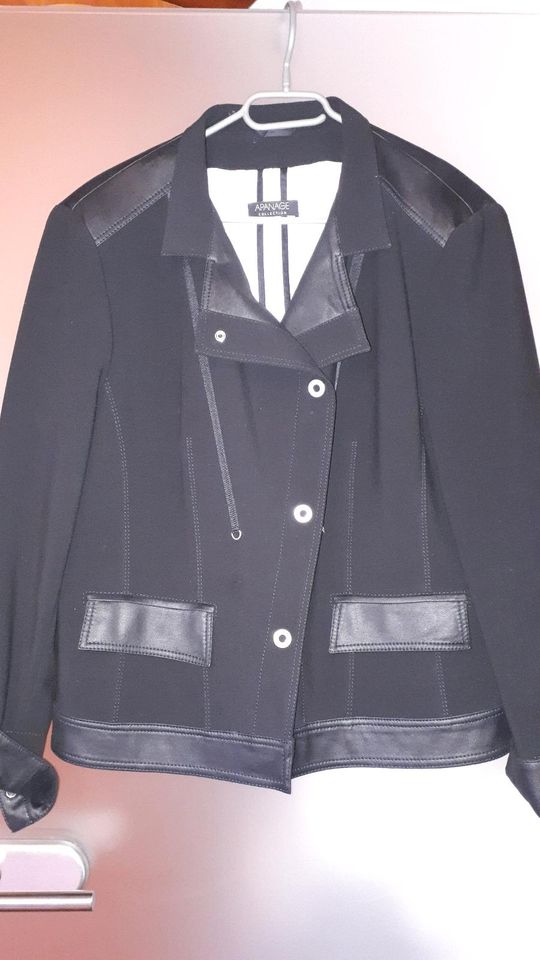 Sportliche Kurzjacke in Blousonform von Apanage Gr 44 schwarz in Köln